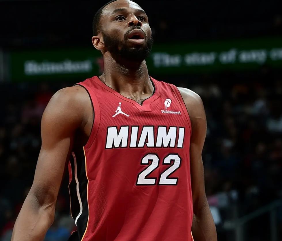 今年会下载 -赛后体能课后，夏洛特黄蜂队长鼓劲备战欧超杯，管理层满意，资深球员宣示担当(大巴黎核心缺席欧超杯)